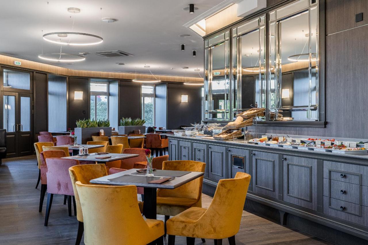 Hotel Congress Hotel 4*