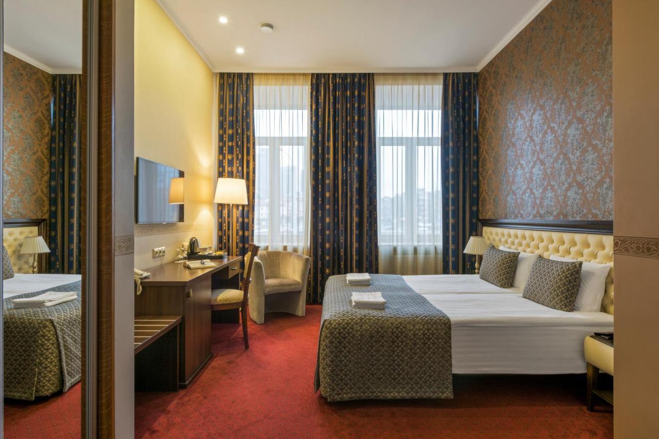 Congress Hotel 4*
