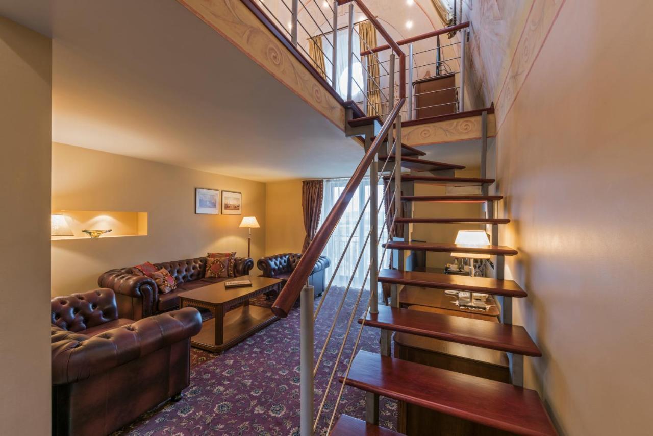 Congress Hotel Hotel