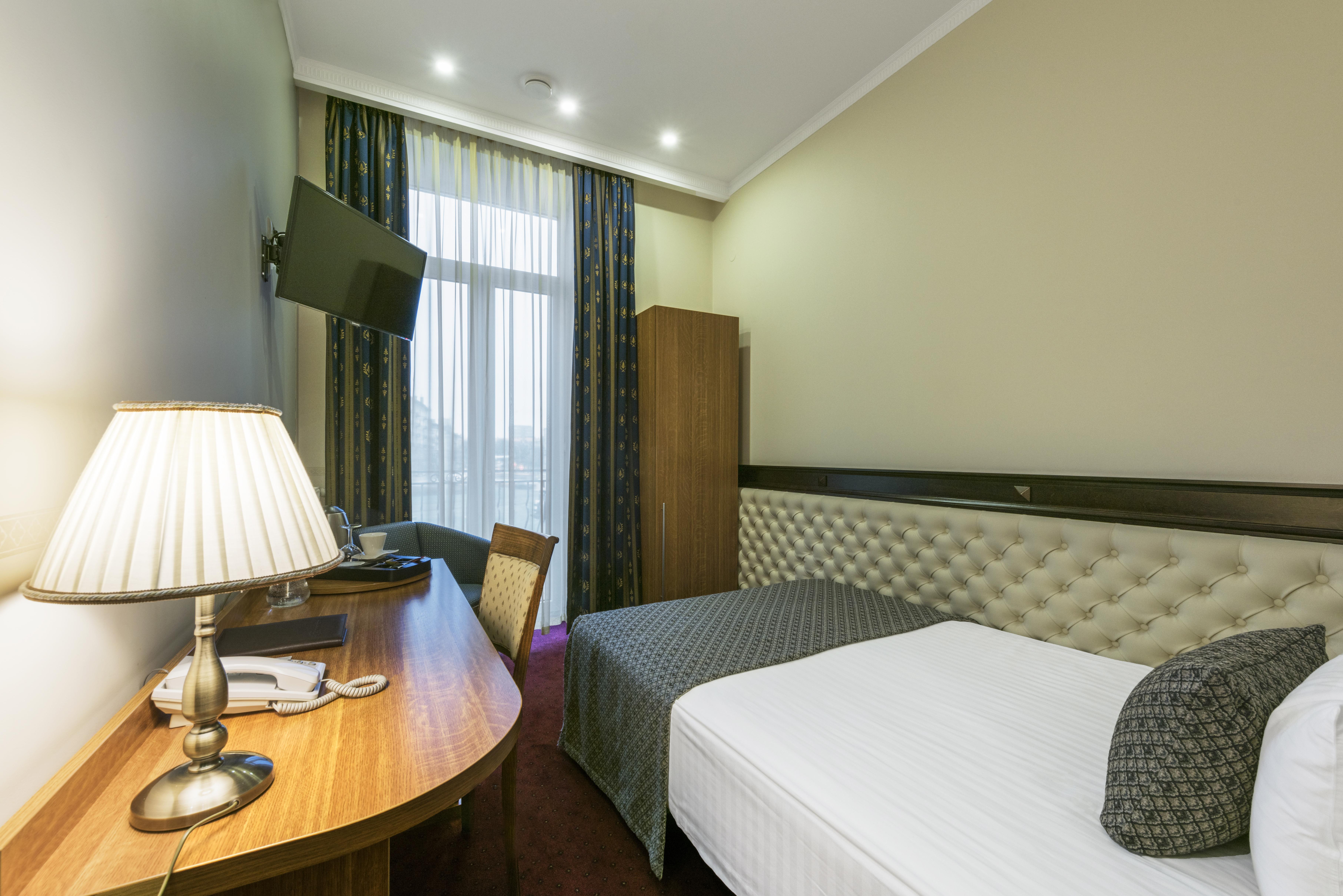 Congress Hotel 4*