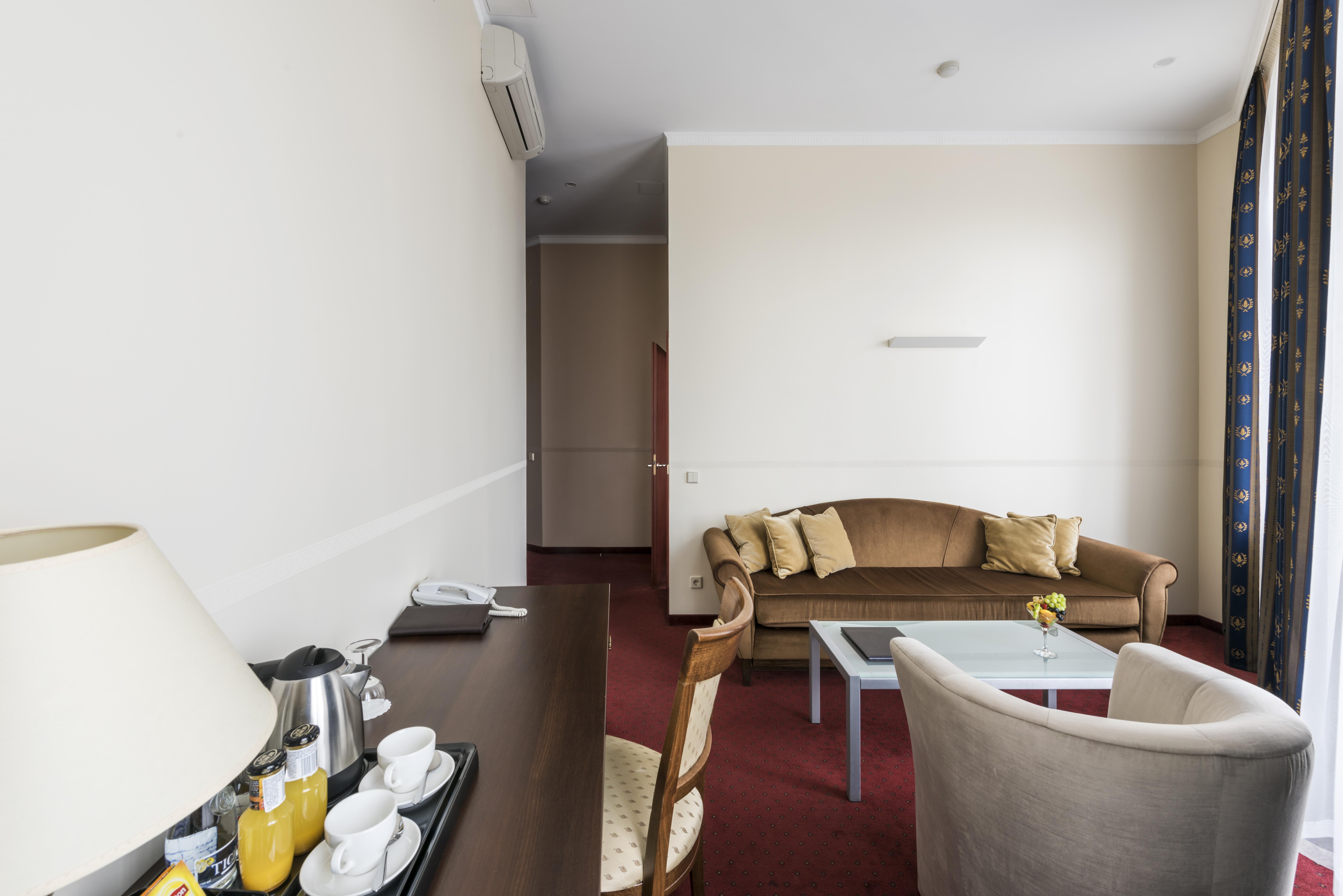 Congress Hotel 4*